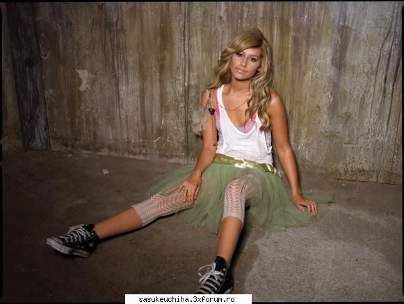 lol demi e emo 10 rate  the image above you